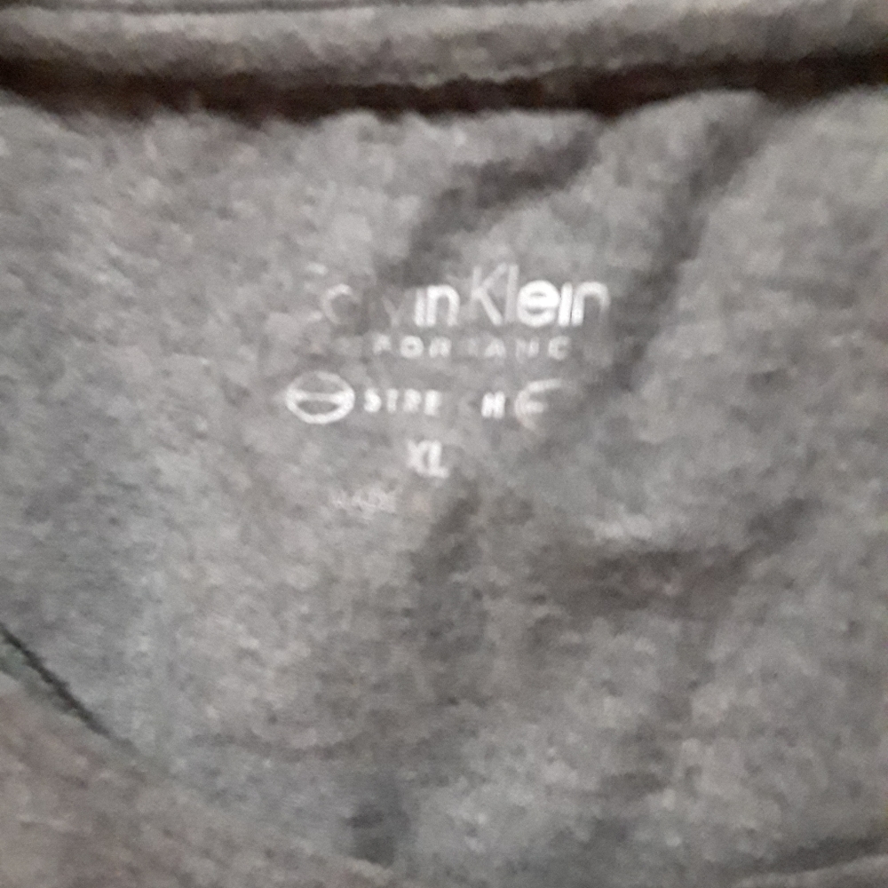 Grey tee